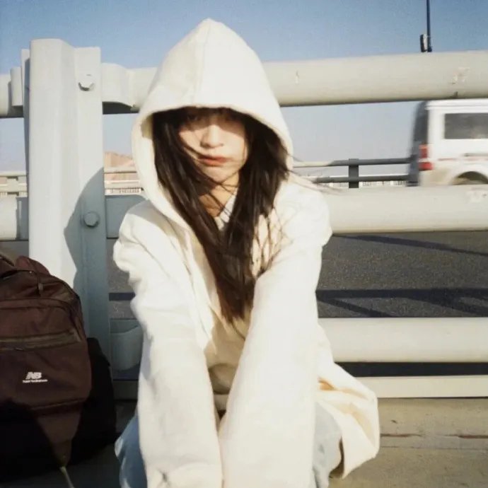 闪婚病娇后每天都在努力求生